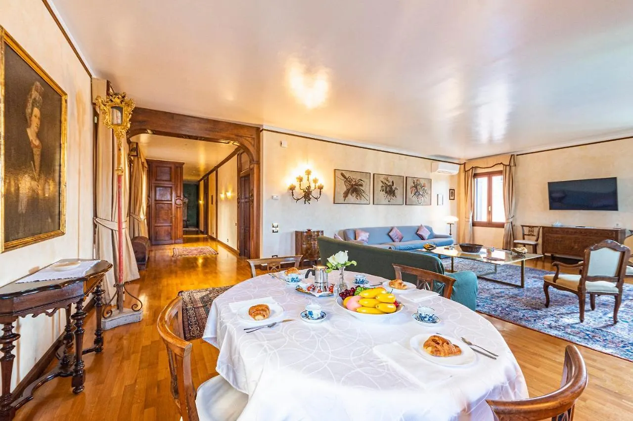 Ca' Pellegrini Luxury Grand Canal Venedig 0*,  Italien